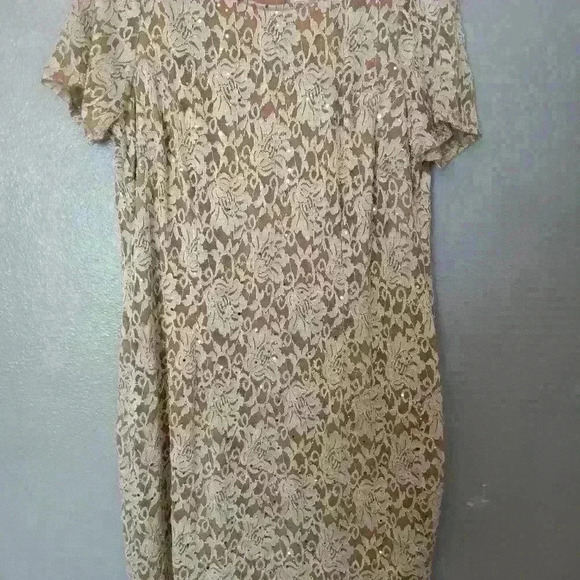Cardalite Women's Dress Nude/tan sequined 2X - Picture 3 of 15